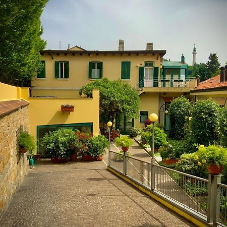 Le Residenze Dei Serravallo Trieste Bagian luar foto