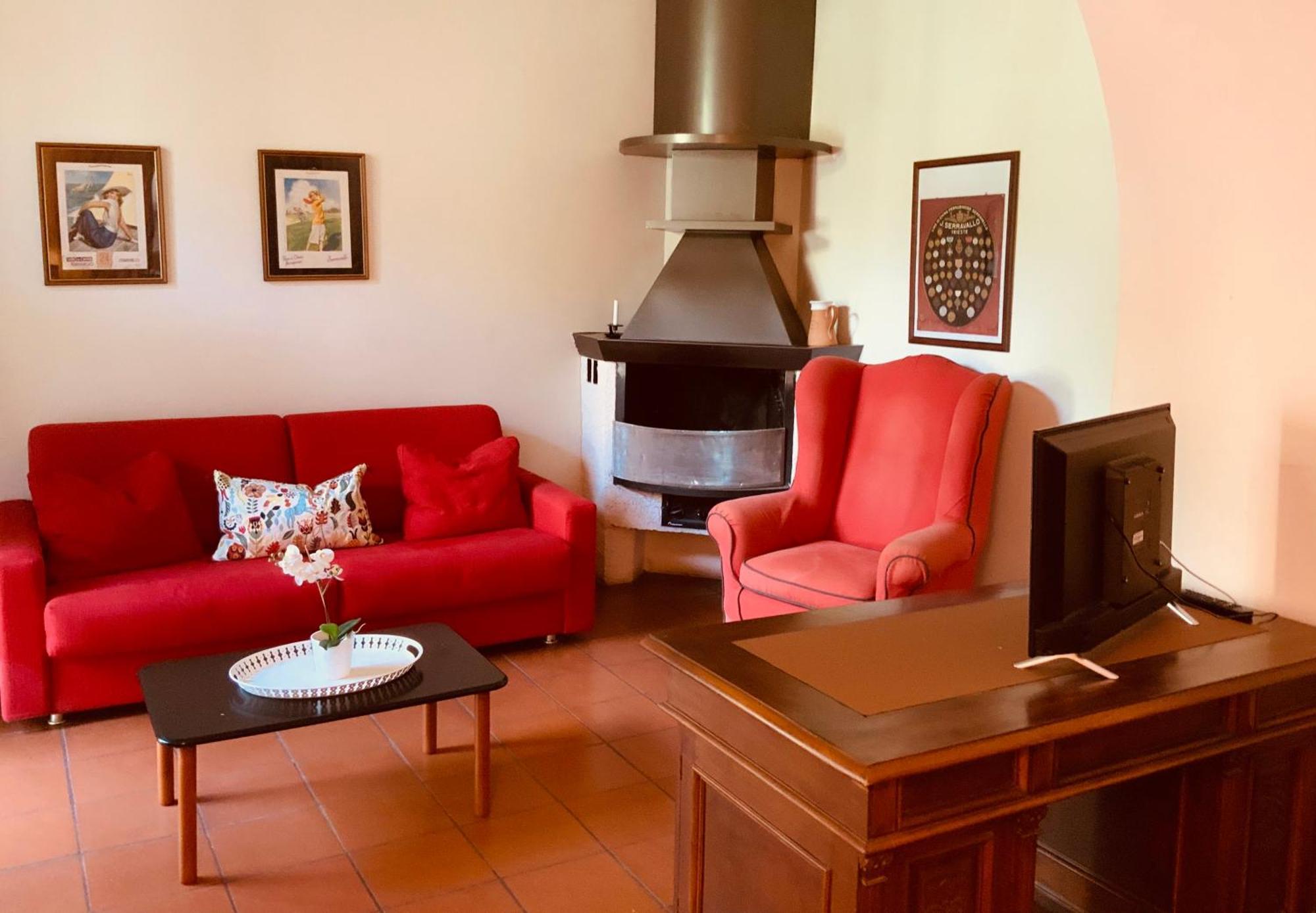 Le Residenze Dei Serravallo Trieste Bagian luar foto
